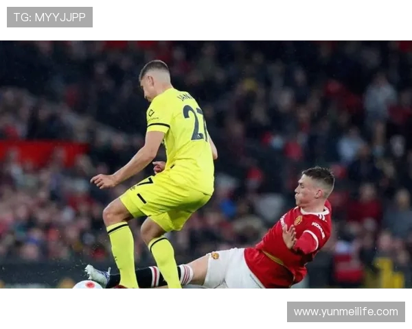 队报：拉门斯长传精准频繁推动曼联战术转型取得突破